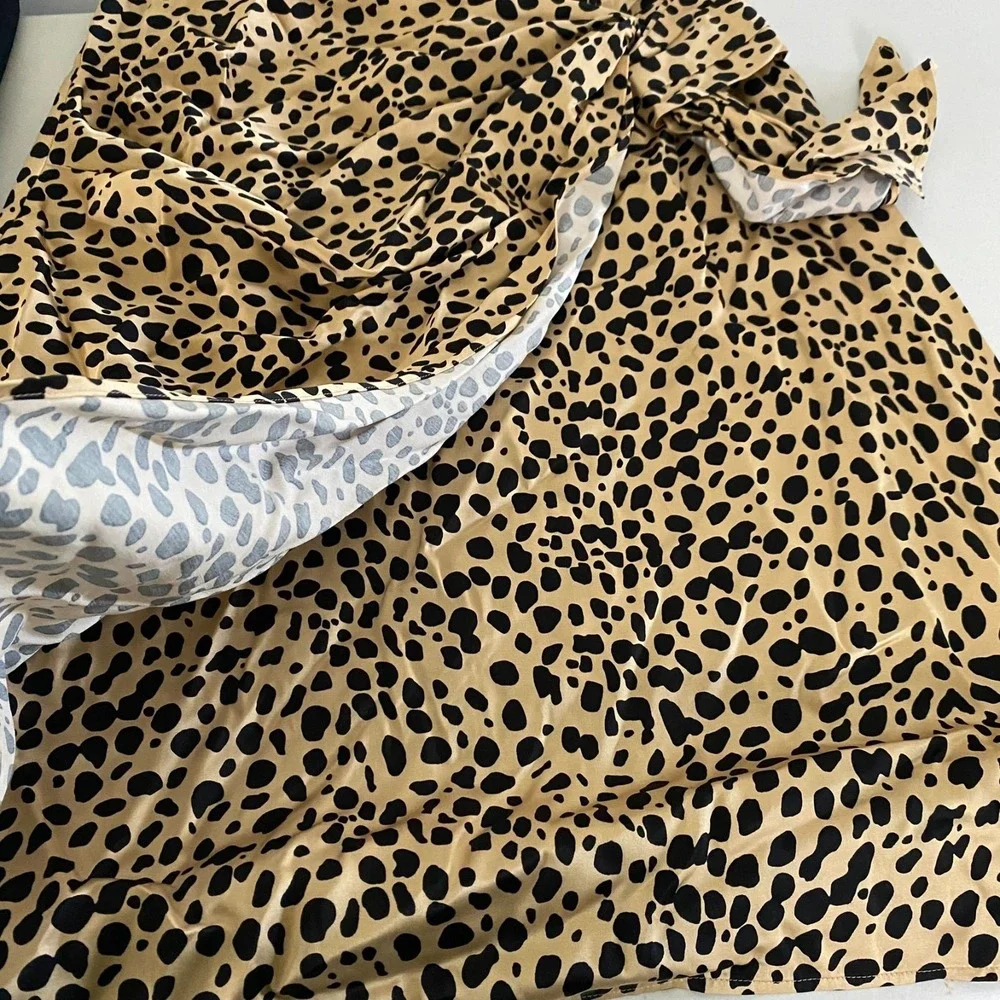 Hugo Boss Vedina Satin Leopard Spot Animal Print‎ Faux Wrap Skirt Size 8 NWOT